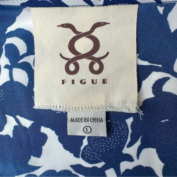 Figue Mica silk Floral Blue and White Women's blouse. Size large. Like new! - Picture 4 of 9